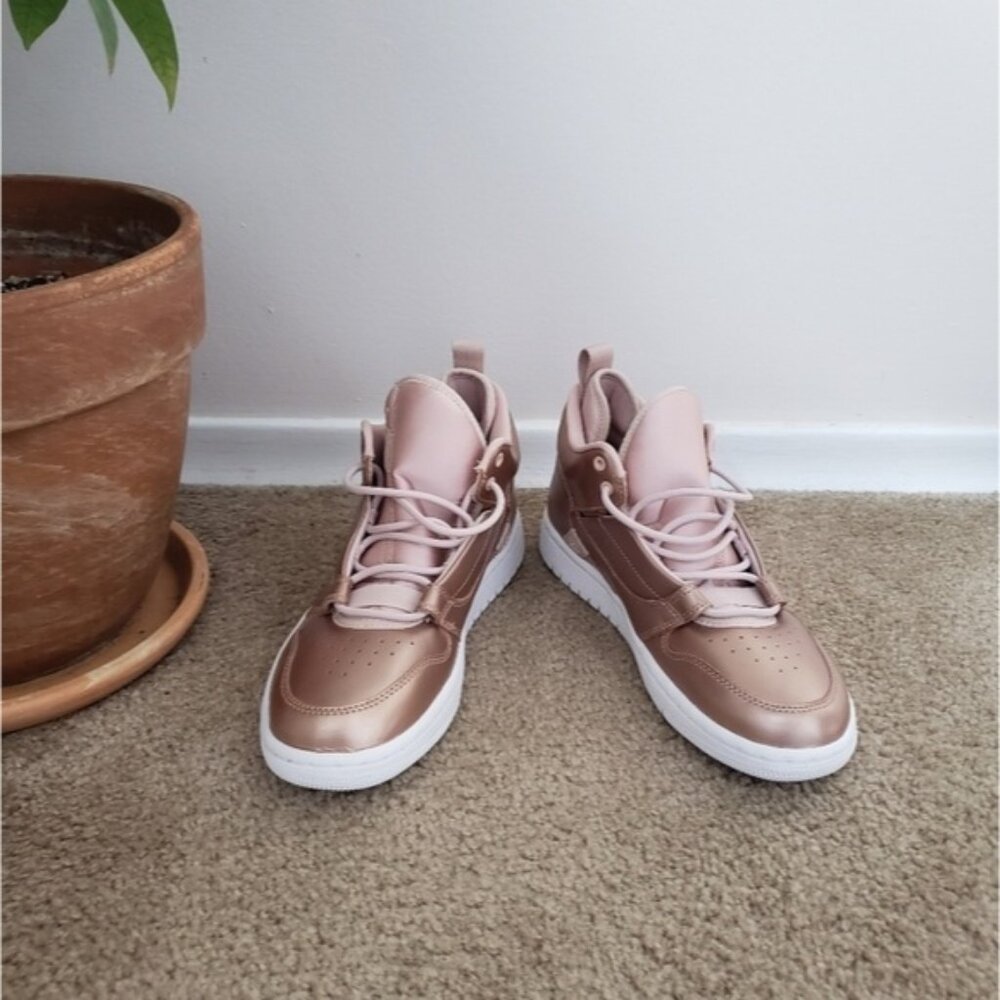 Jordan | Girl’s Fadeaway Particle Beige Size 6.5 Y - New